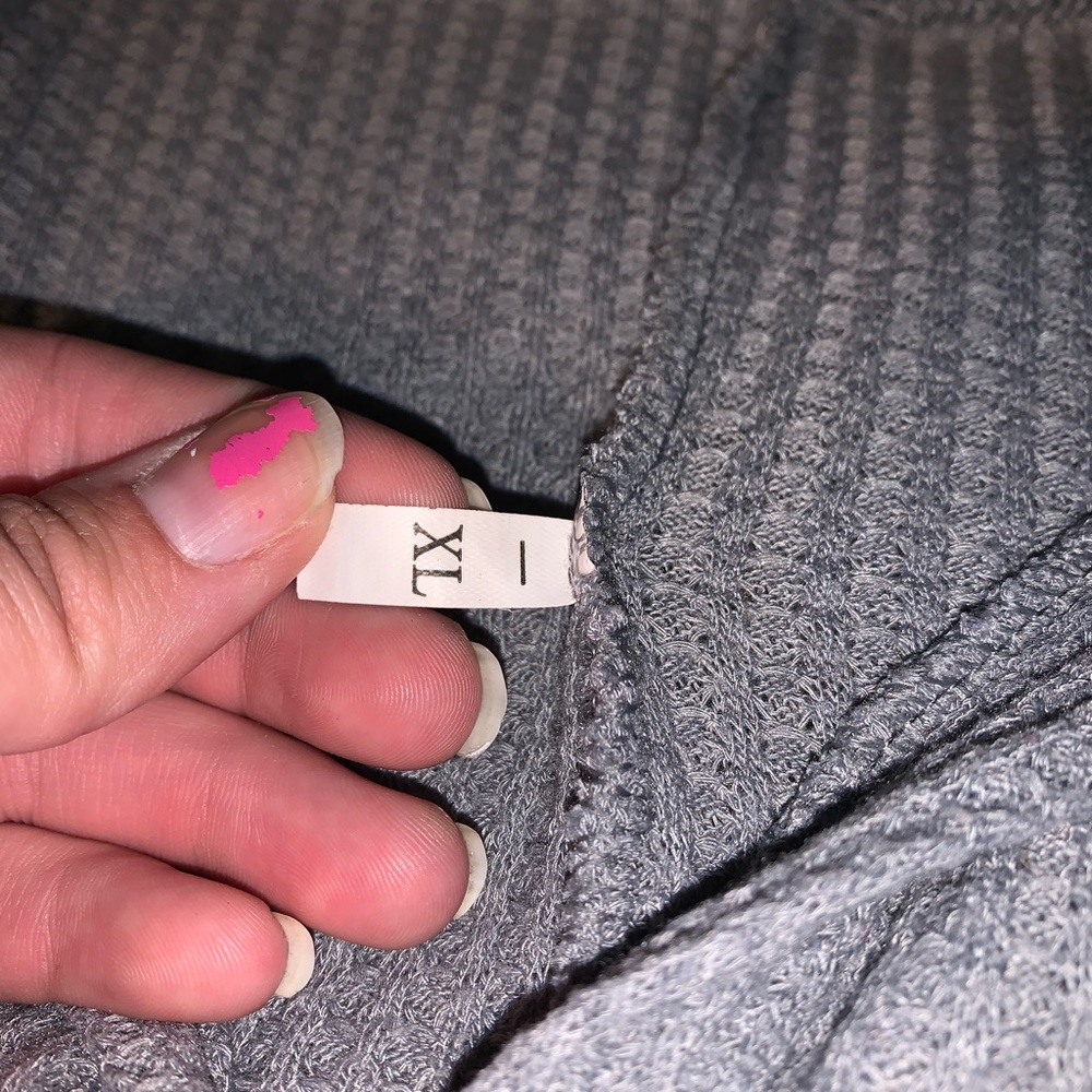 Button down sweater - Picture 2 of 4